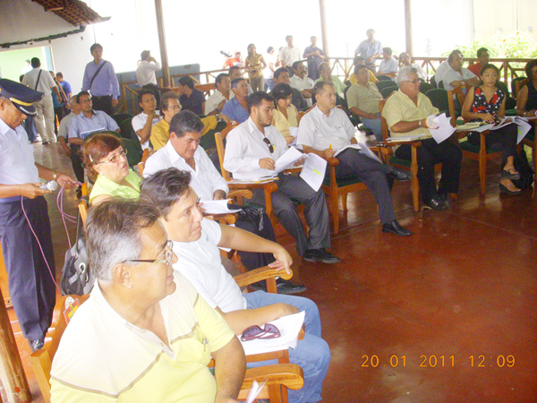 Como en una gran mesa redonda ayer la totalidad de regidores de la Municipalidad de Maynas se reunieron para aprobar varios proyectos.