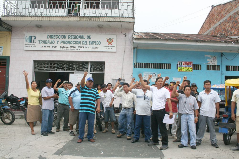 Protagonizaron plantón para exigir diálogo con la empresa
