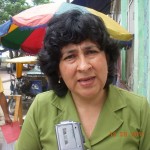 Dra. Lisbeth Castro, Defensora del Pueblo, saliendo de importante reunión.