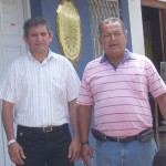 Regidores Roberto García y Oscar Cortez, saliendo de la Fiscalía Anticorrupción ubicada en la calle Yavarí.