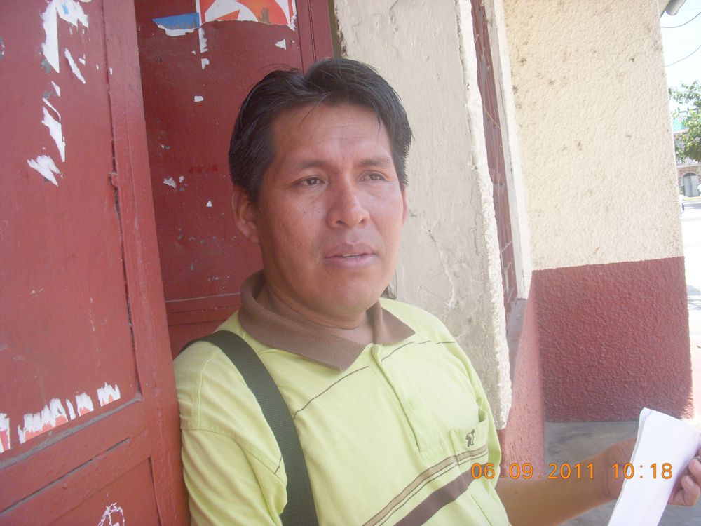 Representante de los maestros de las carpas, Prof. Alex Ricopa.