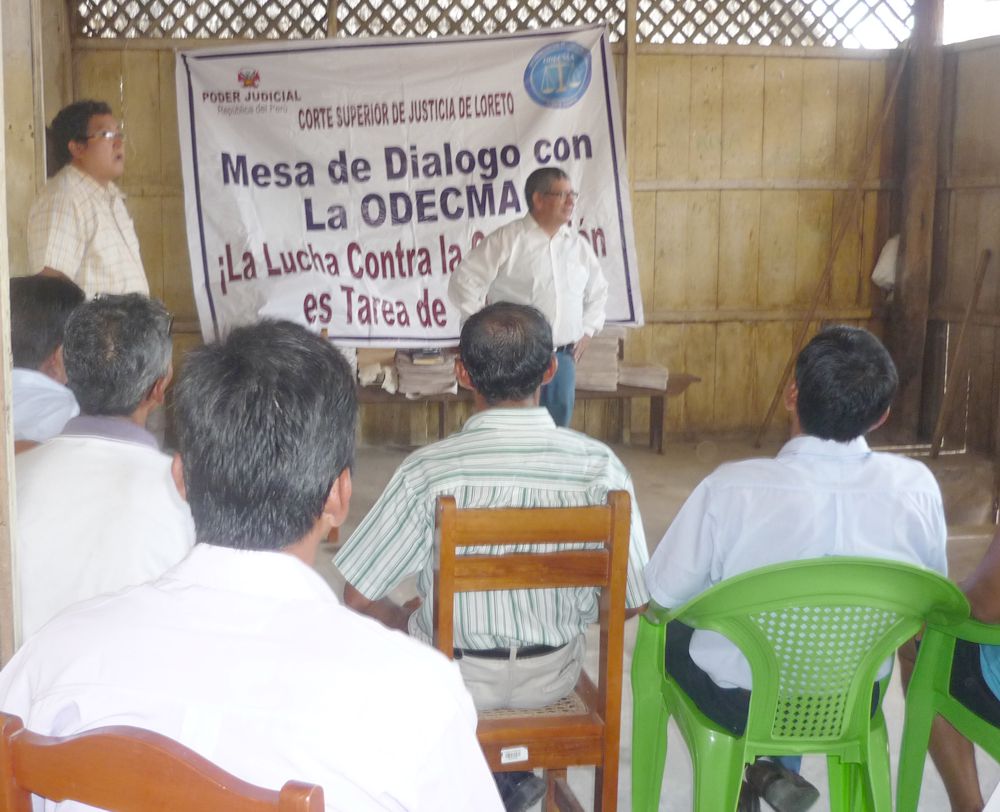 Presidente de ODECMA Mag. Wilbert Mercado, llegando a las comunidades más alejadas de Iquitos.