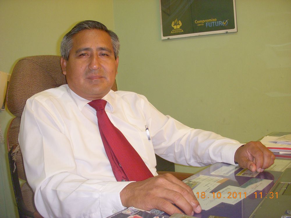 Mag. Segundo Dávila, director del Colegio Adventista Amazonas.