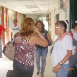 Mujeres se enfrentaron en las instalaciones del gobierno regional.