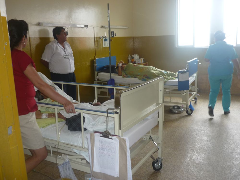 Mientras que otros estarán celebrando en sus casas, hay personas que sufren dentro de los nosocomios.