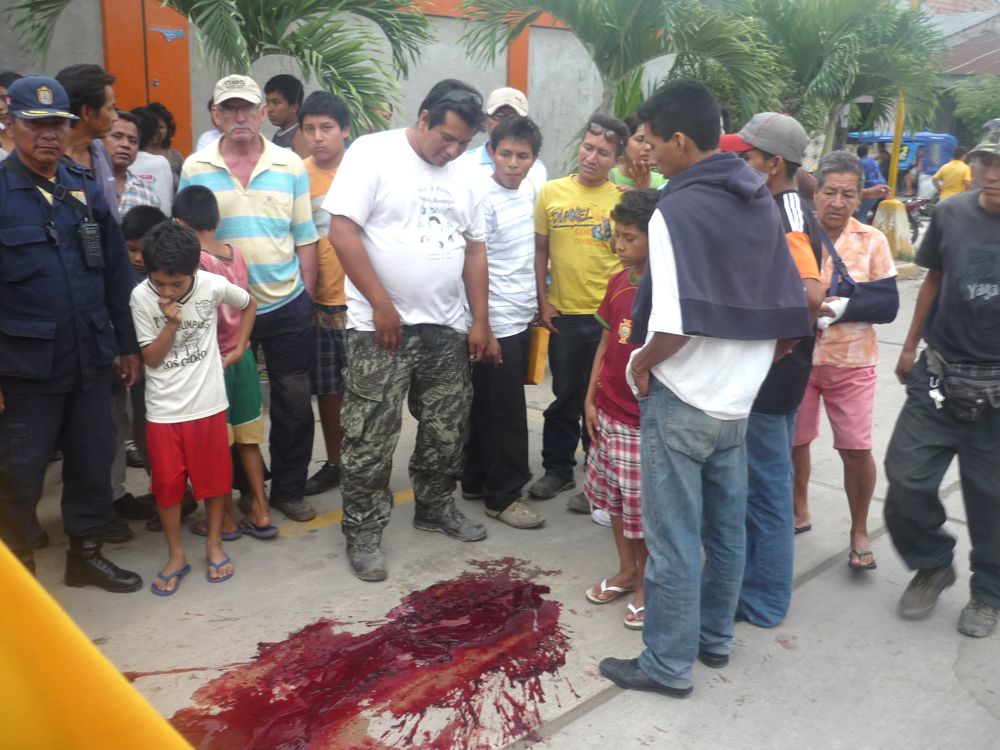 Gravísimo accidente se registró en la cuarta cuadra de la calle Alzamora.