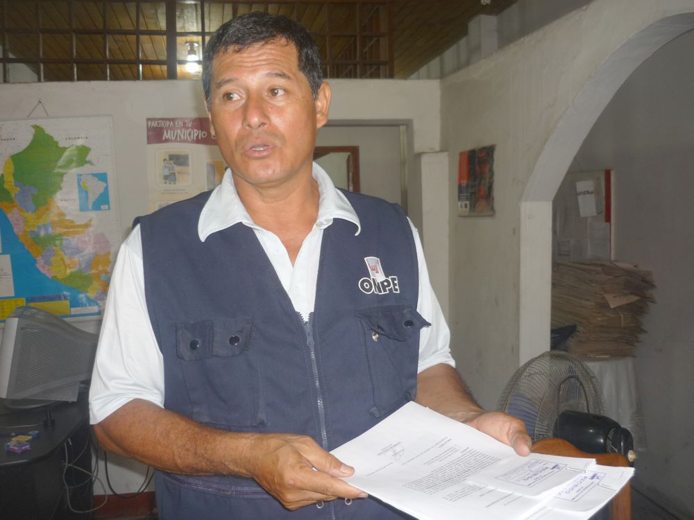 Ayer adquirieron tres kit para revocar al alcalde de Maynas Charles Zevallos.