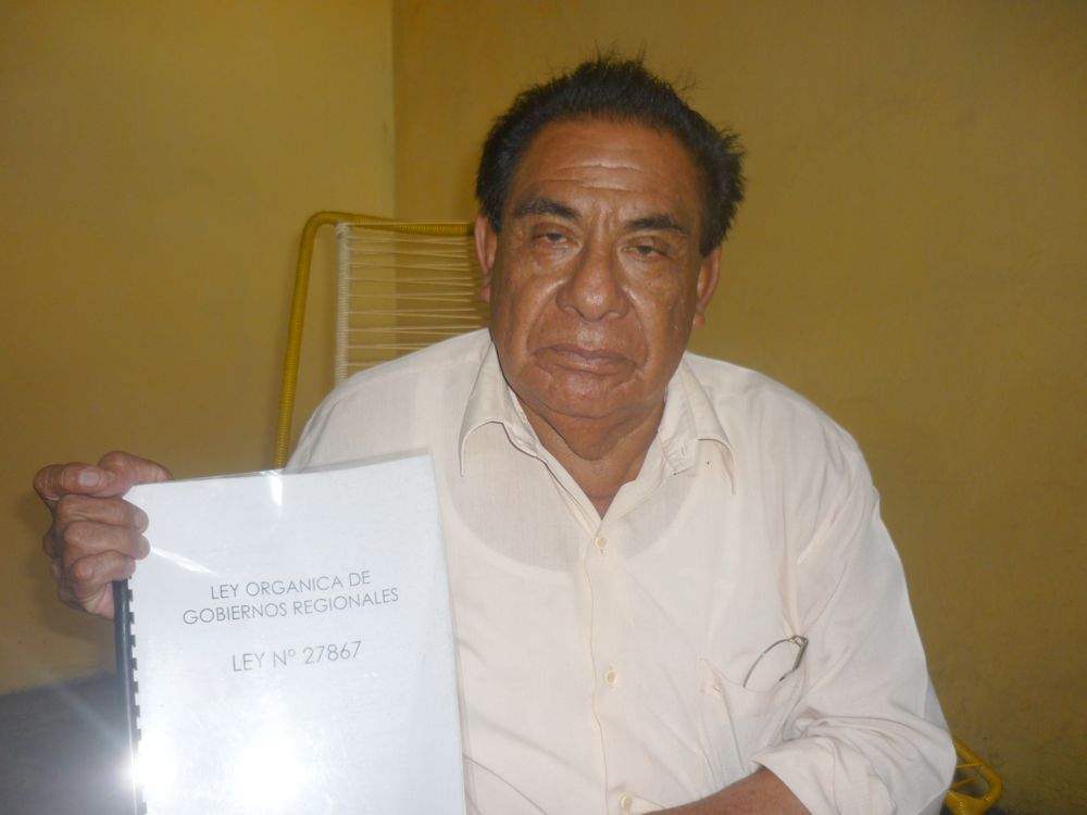 Ex consejero regional de Loreto Héctor Minguillo, denuncia públicamente a Arnaldo Mori Vela, por presunto tráfico de influencias.