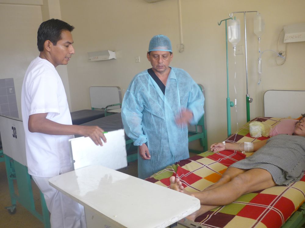 Foto… P1120121 No es dable que habiendo personal capacitado, los pacientes con cáncer o sida terminen sus últimos días con dolores intensos sin que nadie pueda socorrerlos.