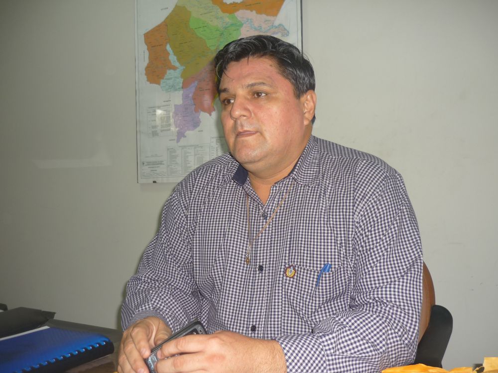 Consejero Regional Luis Gastelú, también integrante del Movimiento Fuerza Loretana. Fue quien propuso a Arnaldo Mori Vela, como Delegado del Consejo Regional de Loreto.