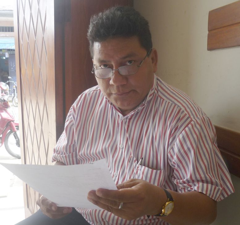 Dr. Warren Gonzáles, analiza detenidamente cobros hechos por consejero regional Arnaldo Mori Vela, al sector educación.