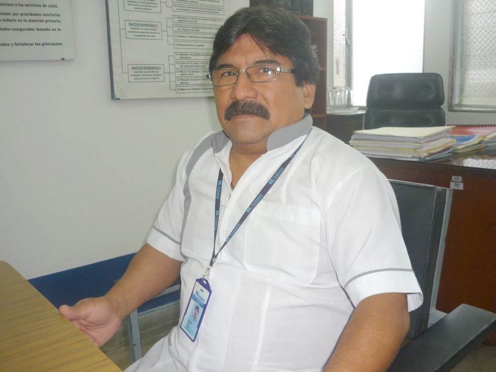 Dr. Arturo Ferrer Ortega, gerente de EsSalud región Loreto.