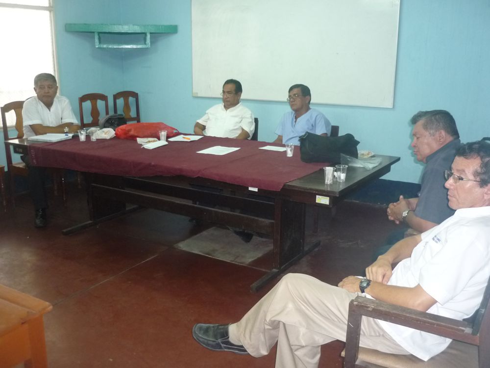 Directivos que conforman el Cuerpo Médico del Hospital Apoyo Iquitos, piden reunión con director ejecutivo del nosocomio.
