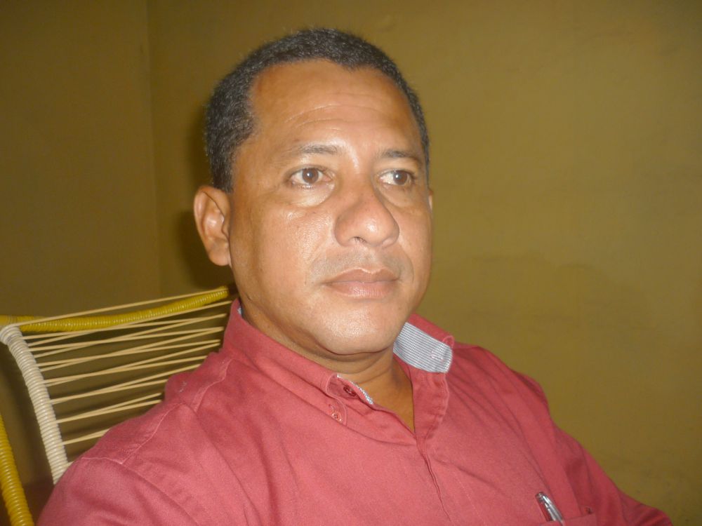 Carlos Ortiz Vásquez, Técnico Electrónico especialista en reparación de equipos médicos.