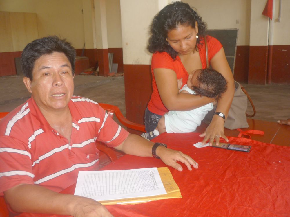Ex gobernador del distrito del Putumayo, encargado de inscribir a maestros que viajan para reiniciar clases en zona de frontera.