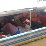 Después de 4 horas llegó el deslizador que salió de Requena con dos personas que necesitaban urgentemente de atención médica.