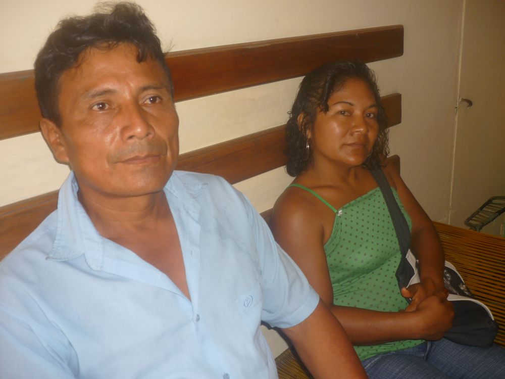 Cacique y tesorera de la localidad de 