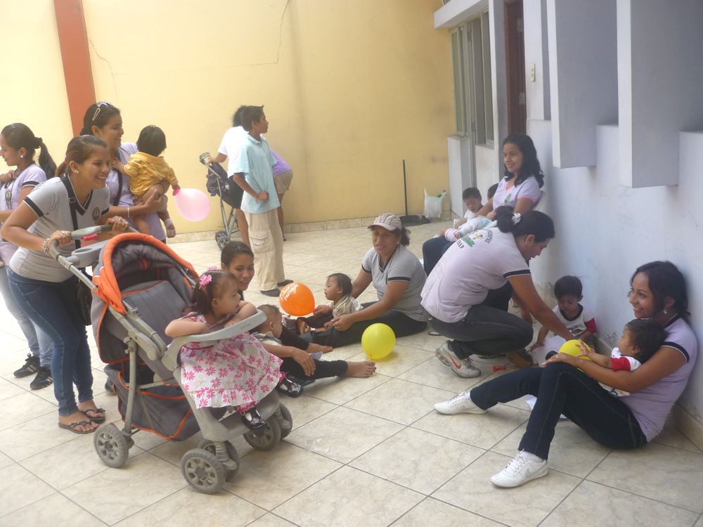 En el local del Colegio Médico se desarrolló el I Encuentro Regional de Familias de Personas con Síndrome Down.