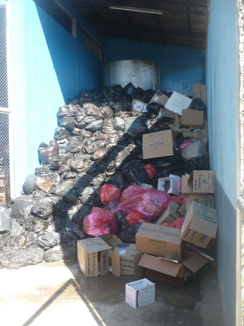 Toneladas de basura, desde hace dos semanas carro recolector no brinda el servicio.
