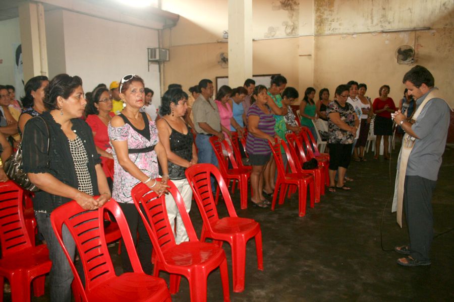 Docentes integrantes del Sutep participaron de la Paraliturgia por su día.