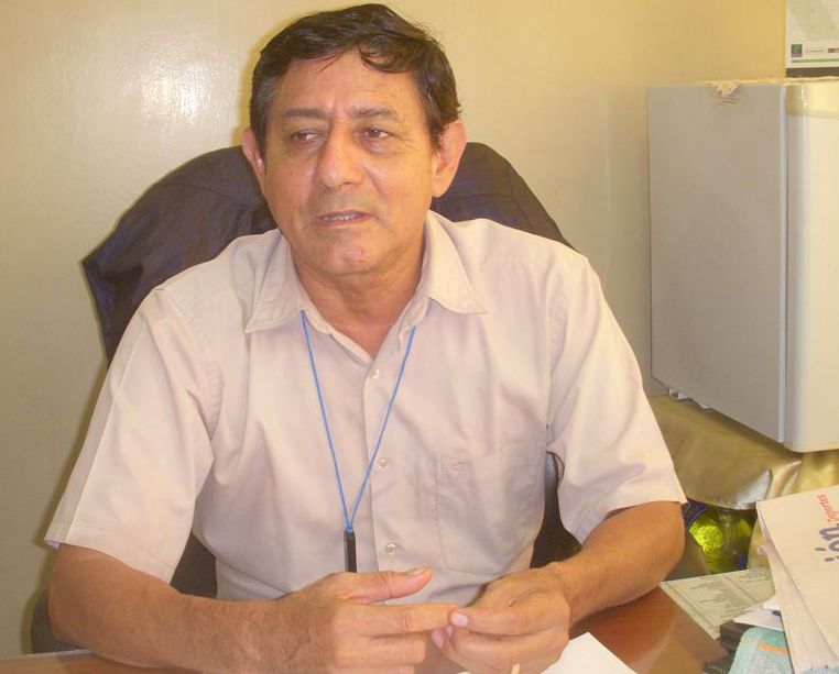 Dr. Ciro Torrejón, director del hospital César Garayar García.