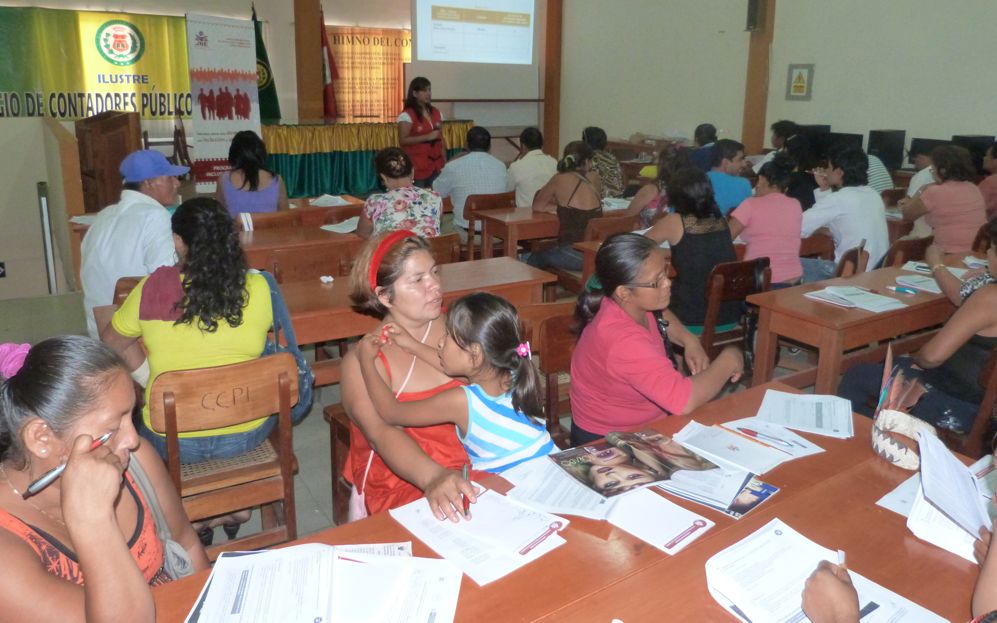 Mujeres lideresas en constante capacitación para aportar al desarrollo de sus pueblos.