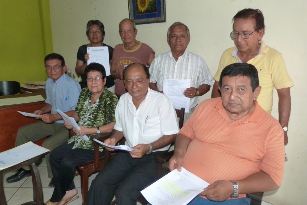 Maestros que en el pasado dieron toda su fuerza y conocimientos a los estudiantes de la UNAP-incluido el actual rector- hoy pensionistas que reclaman sus pagos.