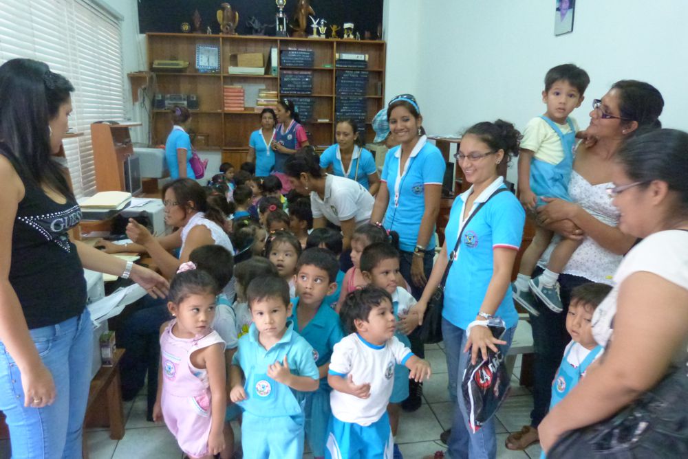 Niños de dos años visitaron diario "La Región".
