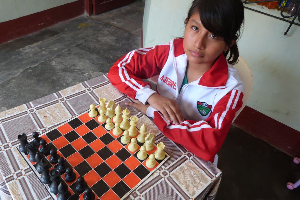 María Marreros Zamudio, joven estudiante ya es campeona regional de Ajedrez.