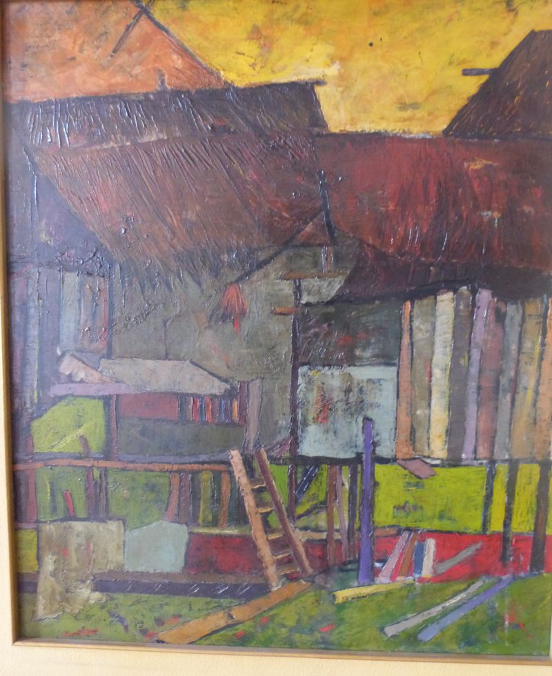 Cuadros de varios artistas loretanos se pueden apreciar en el primer piso de la dirección de cultura.