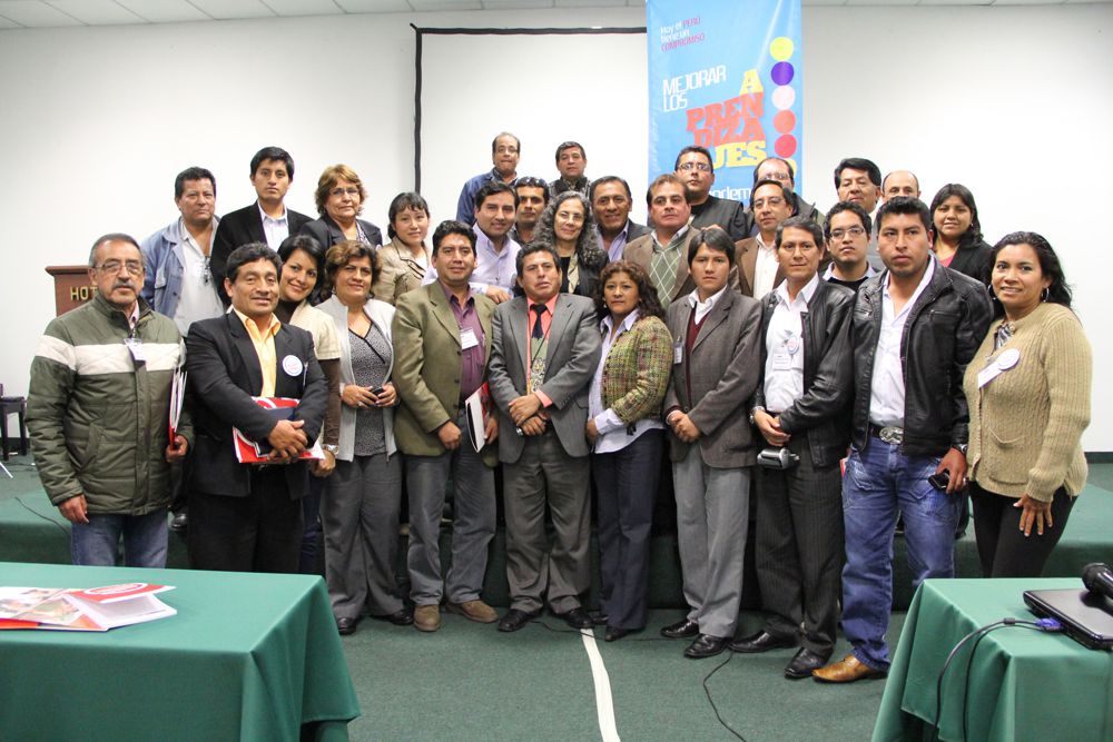 Periodistas regionales participantes del taller organizado por el Ministerio de Educación.