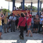 Trabajadores administrativos del sector educación continúan hoy en su segundo día de paro nacional.