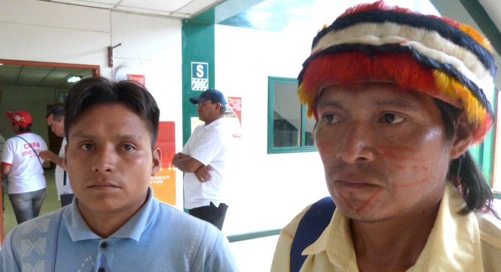 Indígenas del Pastaza reclaman a presidente regional el deslizador prometido para su comunidad.