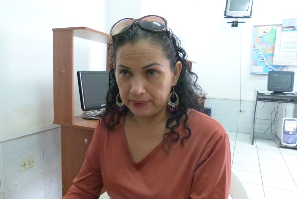 Secretaria de la DREL Luz Isabel Ruiz, reclama su plaza que por mandato judicial le corresponde.