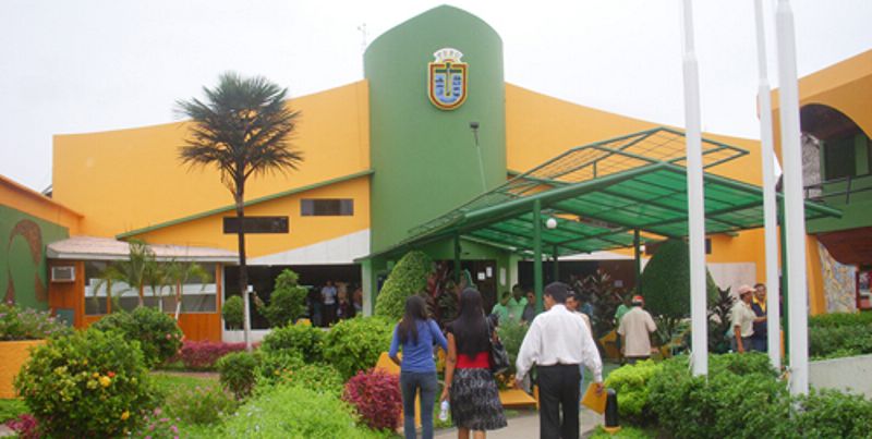 Regidores fiscalizaron proceso para adquirir computadoras logrando su nulidad debido a escandalosa sobrevaloración.