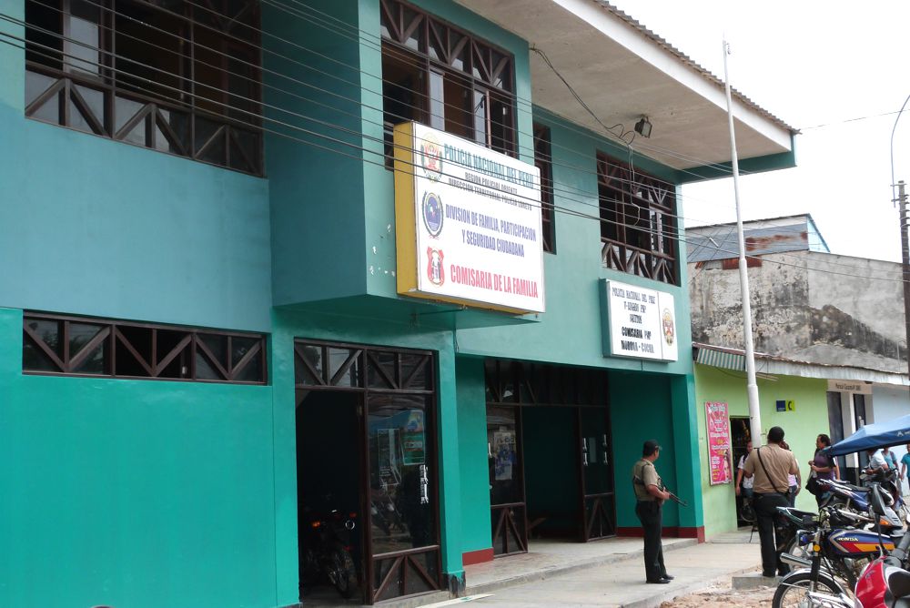 Fiscal Carlos Navarro Falcón, llegó hasta el local de la Policía Anticorrupción a iniciar investigación.