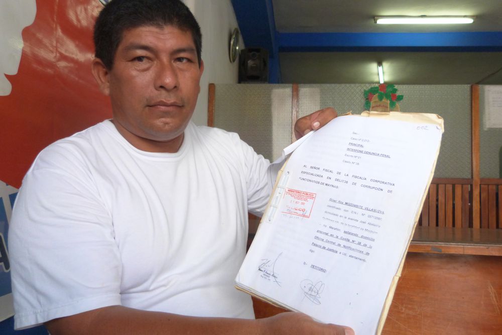 Roy Mozombite, denunció alquiler de barcaza en Urarinas que ahora ha desaparecido.