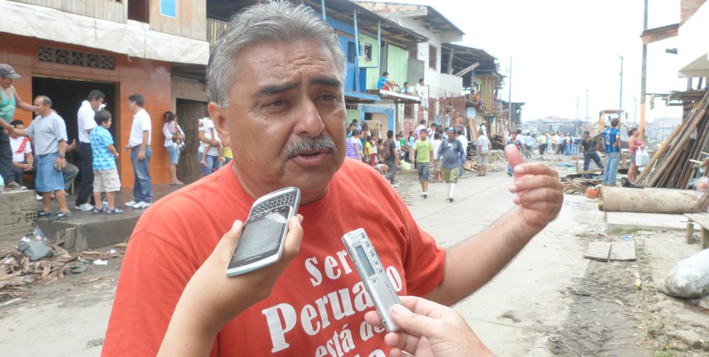 Juan Cardama, alcalde del distrito de Punchana llevó ayuda inmediata a Belén.