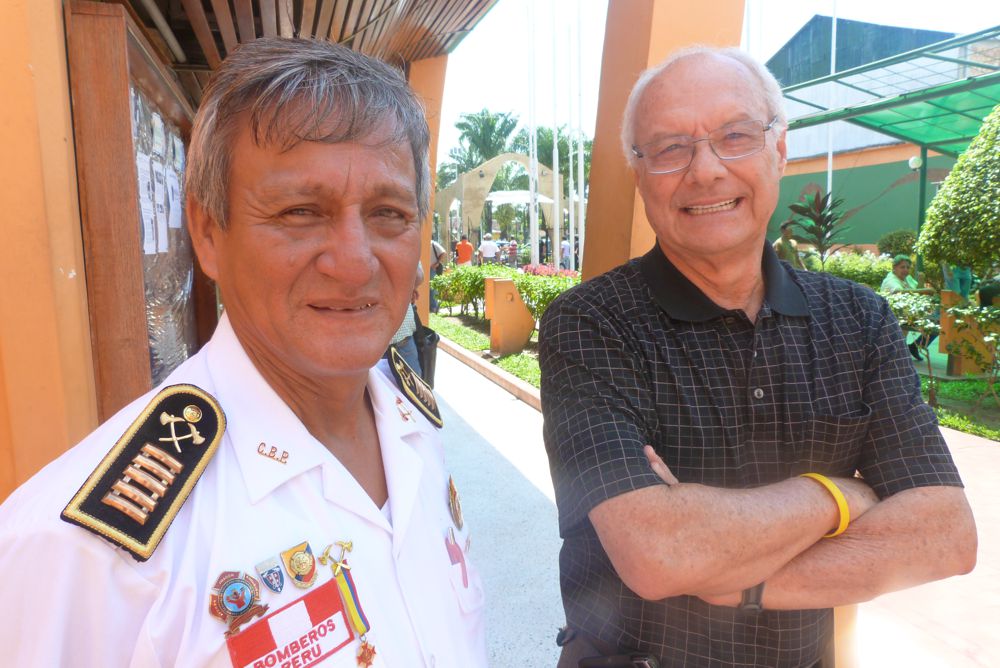 Presidente del Patronato del Cuerpo de Bomberos de Loreto, empresario Guillermo Zender y Cmdte. Gral, de los Bomberos.