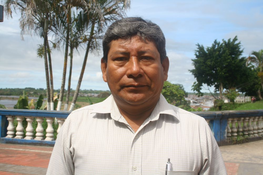 Víctor Pérez Amasifuén entregó plan de seguridad a alcalde de Punchana.