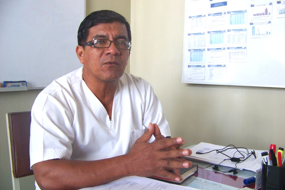 Dr. Carlos Calampa Del Águila, director del Hospital "César Garayar García".