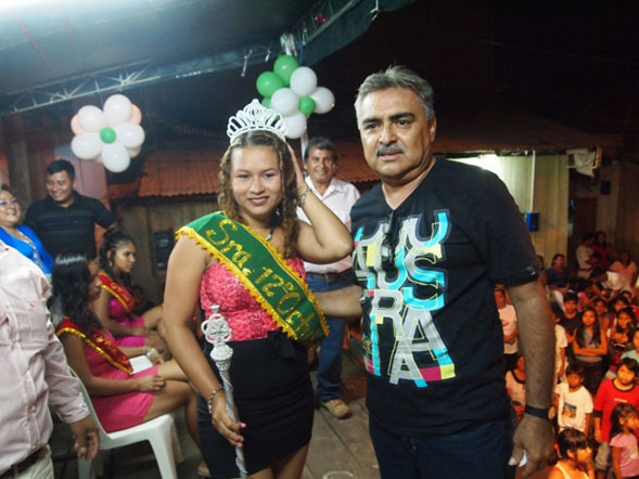 Alcalde de Punchana en aniversario de AH