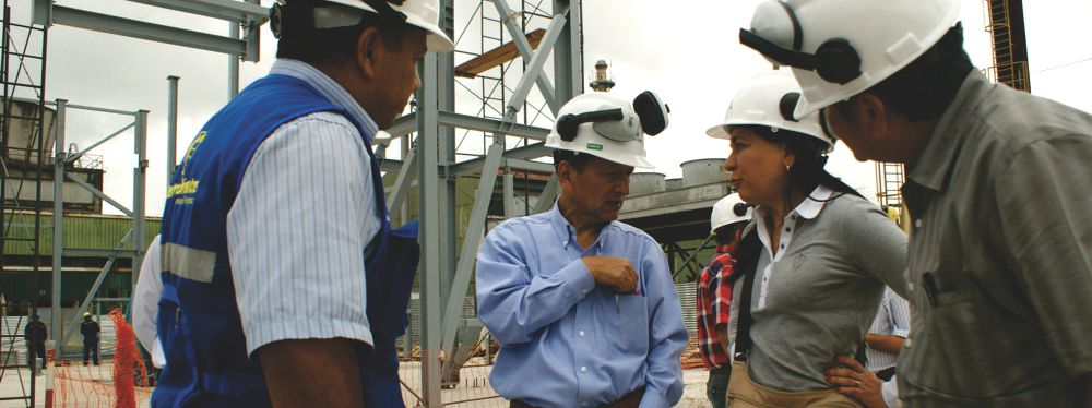 Visita del Ministro de Energía y Minas Jorge Merino Tafur y de la Presidenta del Directorio de Electro Oriente, Ana Reátegui Vela.