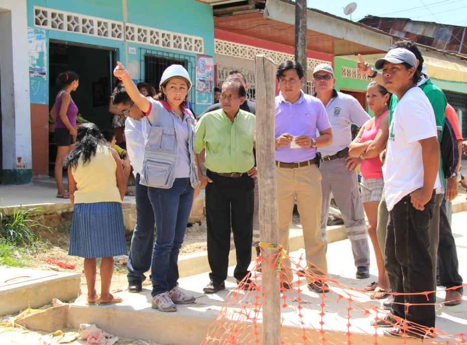 Alcaldesa inspecciona obras