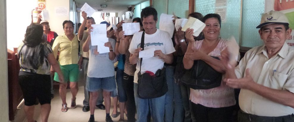 trabajadores administrativos del sector educacion