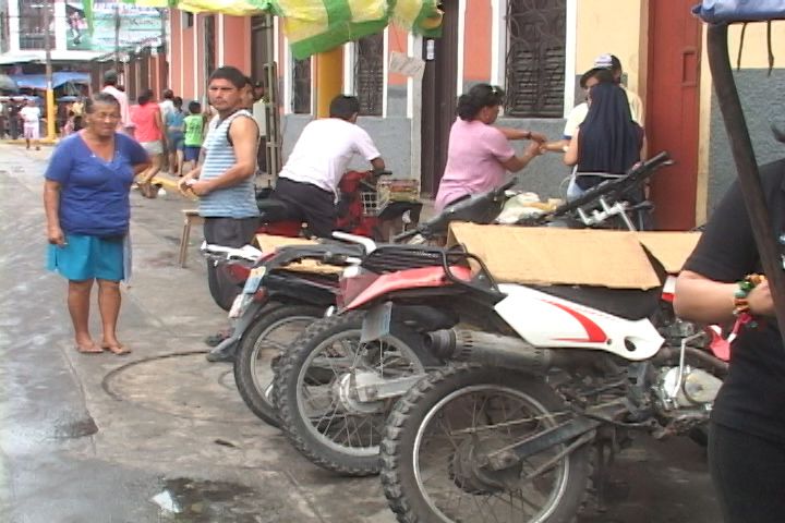 Cuidadores de motos agresivos