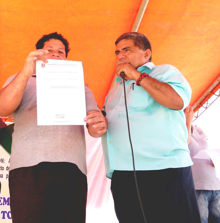 Entrega de constancia en San Juan