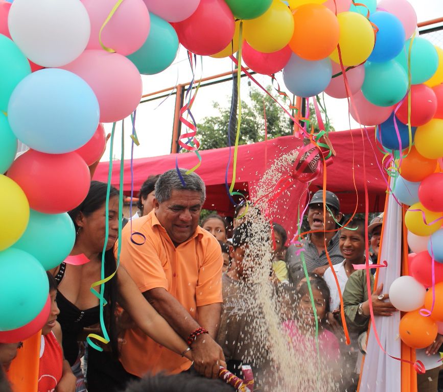 Inauguran losa deportiva