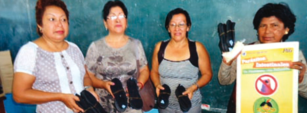 Entregan zapatos en Nuevo Punchana