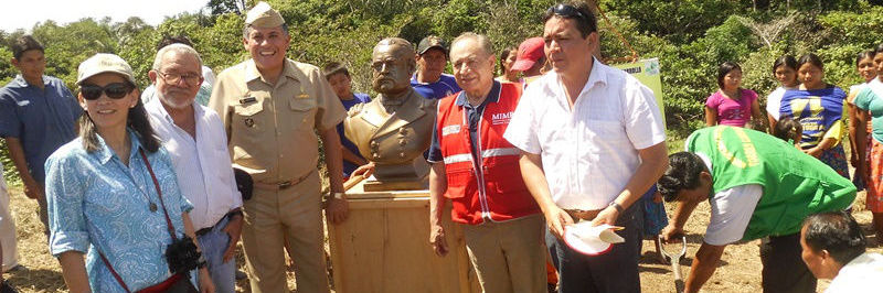 Viceministro de Poblaciones Vulnerables y director ejecutivo del PEDICP colocaron primera piedra
